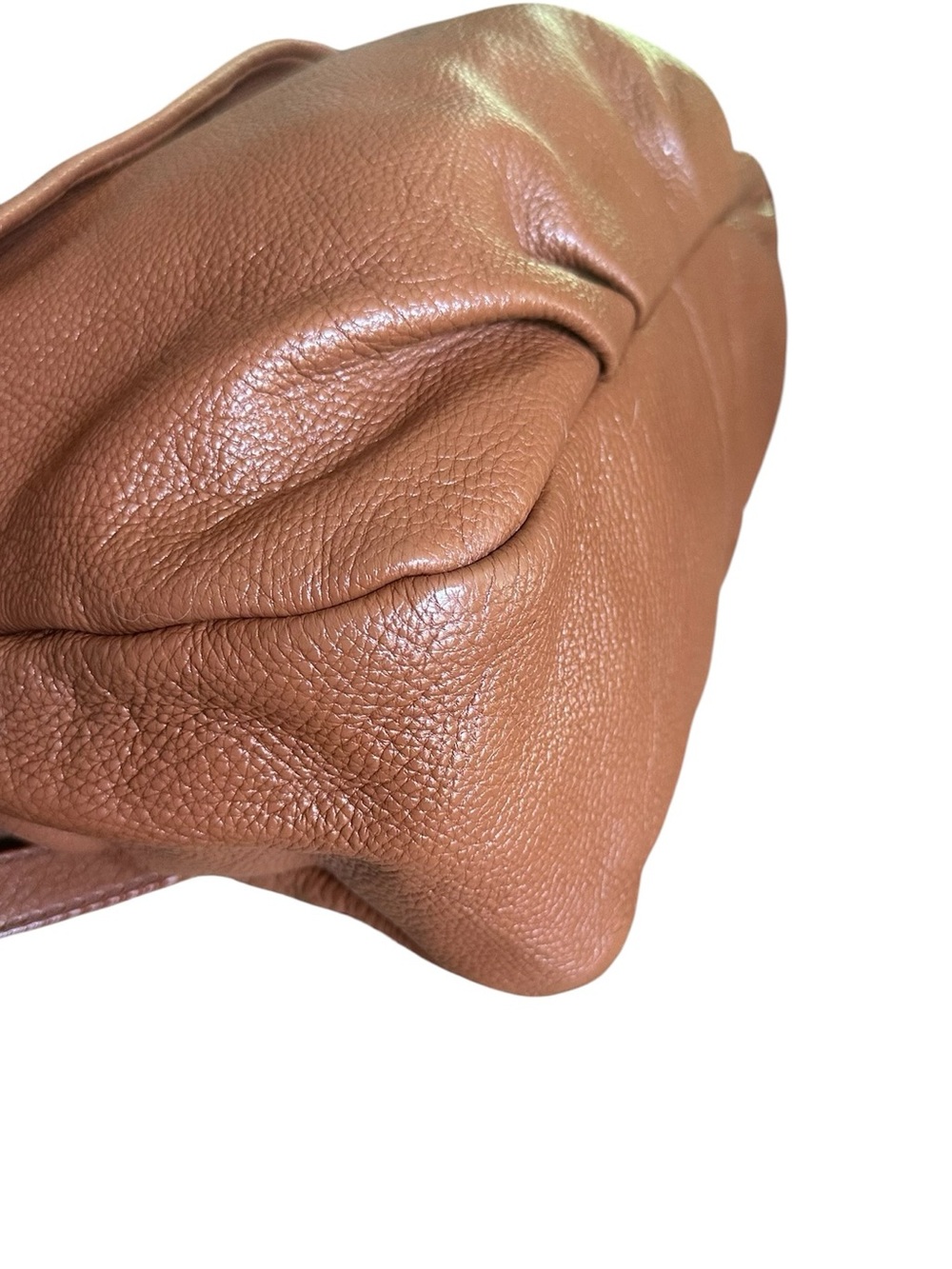 Marc by Marc Jacobs Tan Pebbled Leather Shoulder Bag with Gold Plaque - Picture 5 of 13